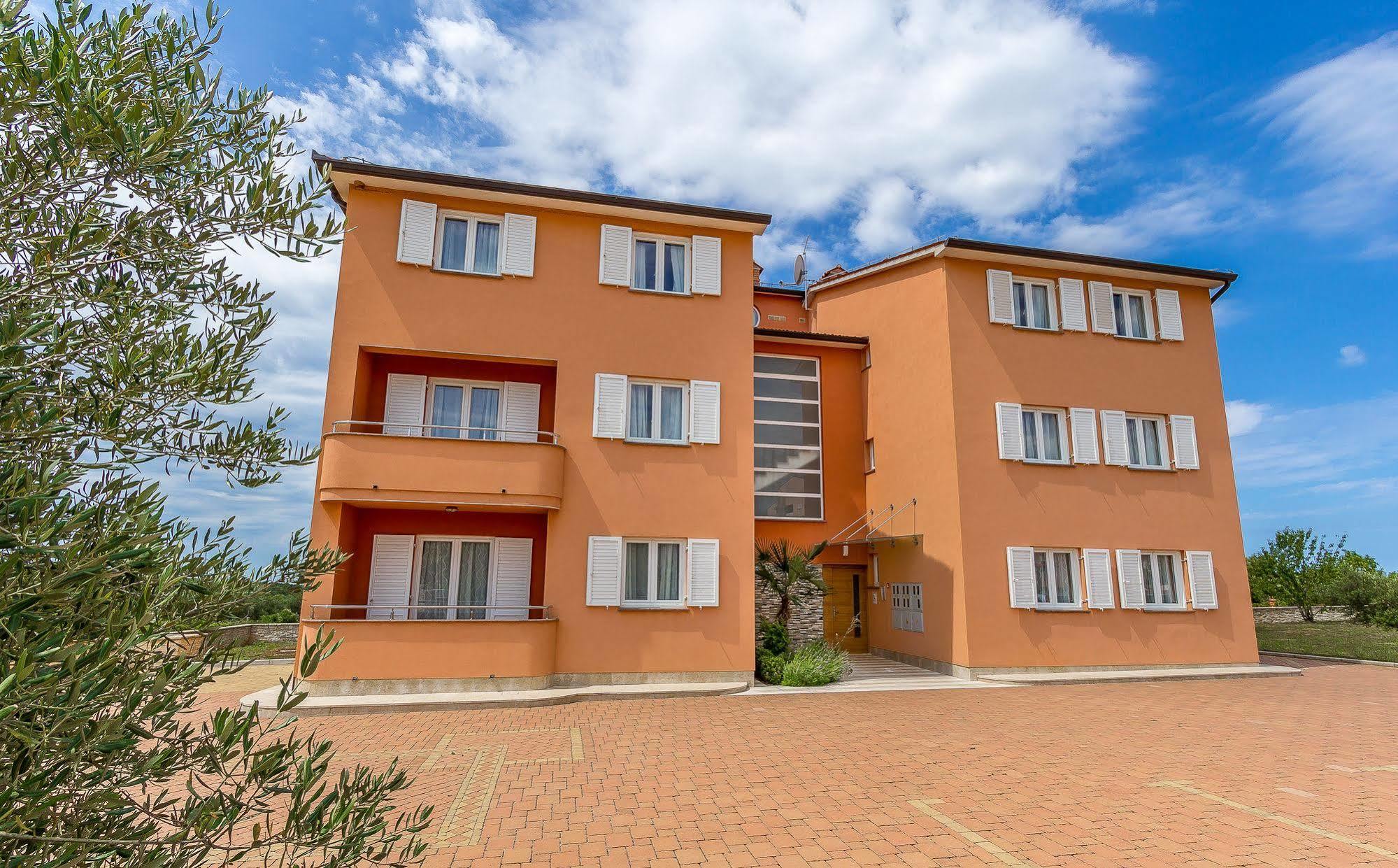 Apartments Stella Rovinjsko Selo Buitenkant foto